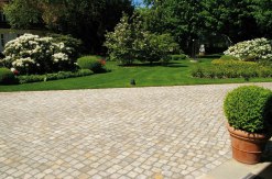 Dolomit Oberseite gesägt und getrommelt