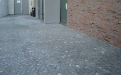gebrauchtes Basaltpflaster