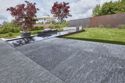 Maggia Gneis Oberseite gestrahlt