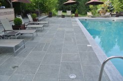 Luserna Gneis Oberseite gespalten