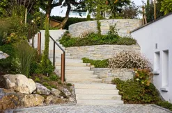 Luserna Gneis Oberflaeche geflammt